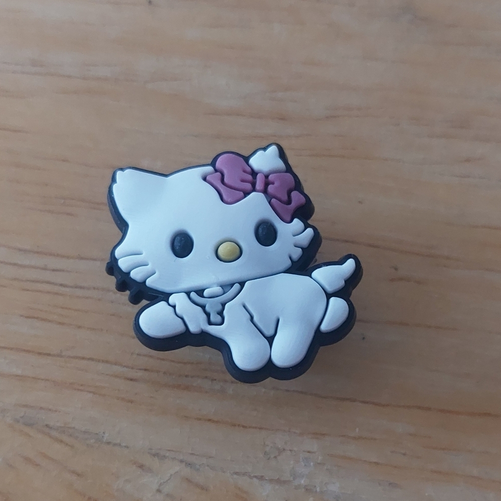 🌷3/$20🌷NWOT Pair of New Hello Kitty Jibbitz (for Crocs) - Picture 4 of 4